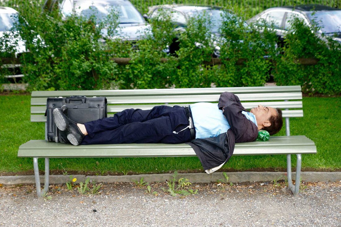 descansar tras un día de trabajo